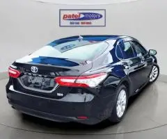 2020 Toyota Camry HYBRID Sedan Automatic - Image 5