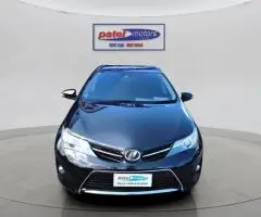 2013 Toyota Auris Hatchback Automatic - Image 2