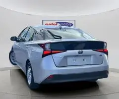 2019 Toyota Prius HYBRID Sedan Automatic - Image 6