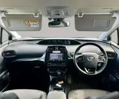 2019 Toyota Prius HYBRID Sedan Automatic - Image 7