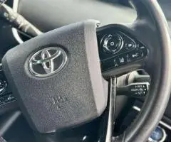 2019 Toyota Prius HYBRID Sedan Automatic - Image 10