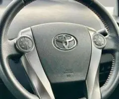 2014 Toyota Prius Hatchback Automatic - Image 13