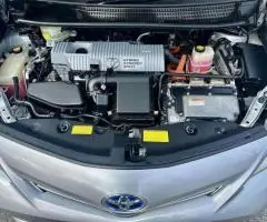 2012 Toyota Prius ALPHA HYBRID Station Wagon Automatic - Image 19