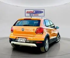 2011 Volkswagen Polo CROSS / Sporty Orange Hatchback Automatic - Image 5