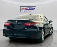 2018 Toyota Camry HYBRID Sedan Automatic - Image 5