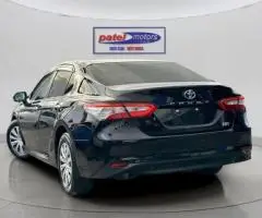 2018 Toyota Camry HYBRID Sedan Automatic - Image 7